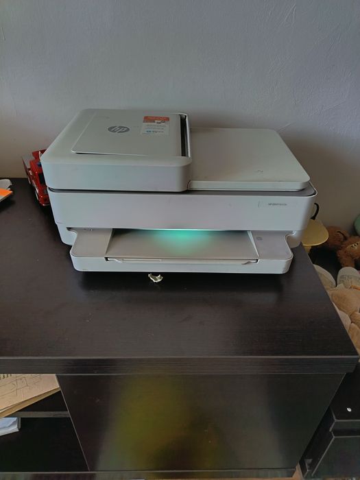 Vând imprimanta HP ENVY6420e