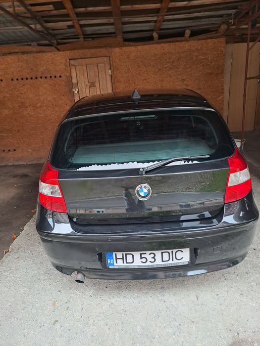 Vând mașină bmw in stare impecabilă