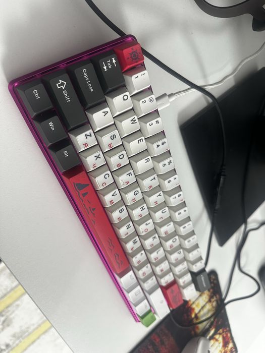 Продам игровую клавиатуру HyperX