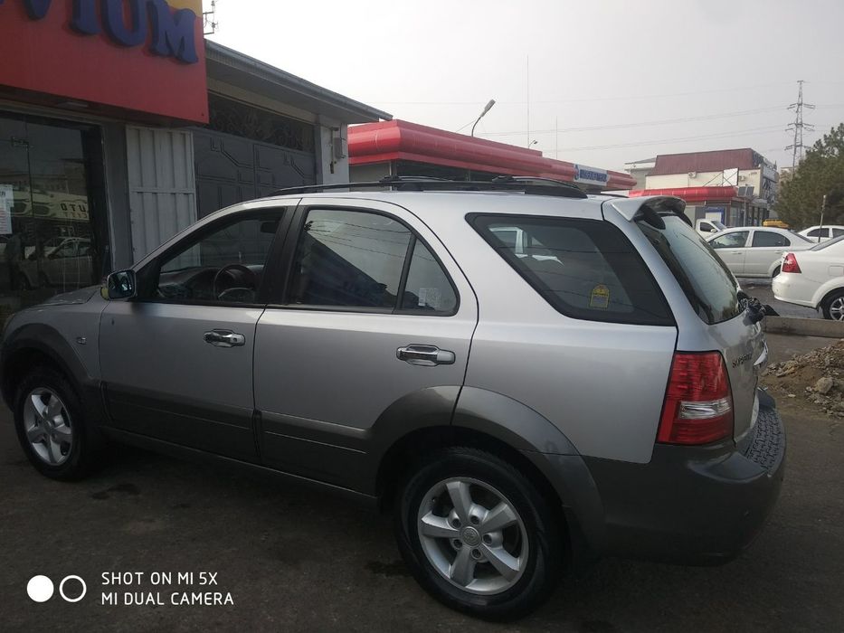 KIA SORENTA vnedorojnik2006.Benzin. narxi kelishiladi