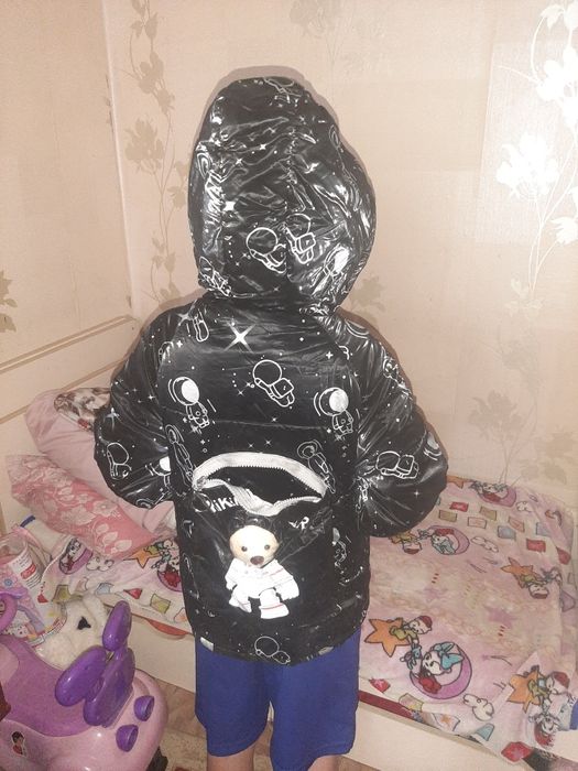 Продам куртку на весну