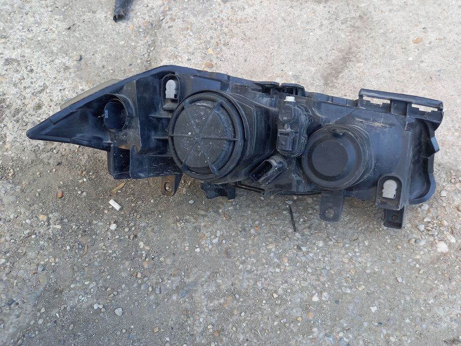 Far stanga Megane 2 facelift cu lupa și halogen