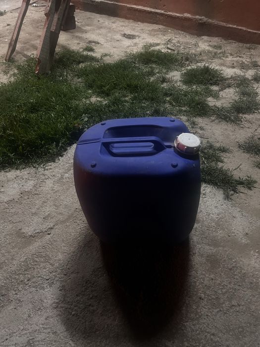 пластик канистра