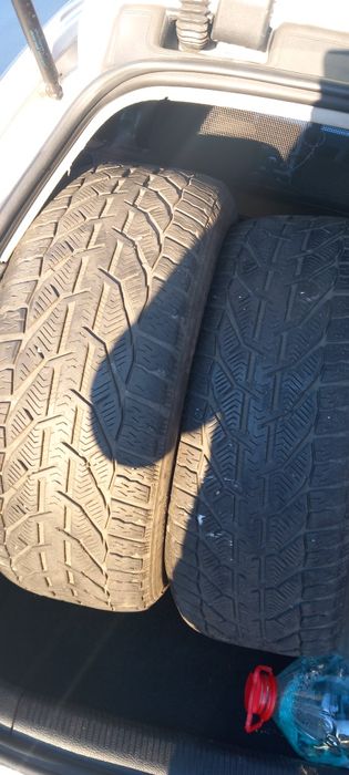 Vând cauciucuri 225 50 17