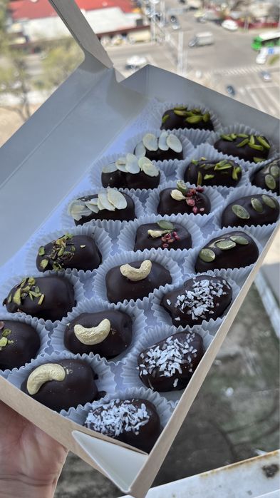 Финики в шоколаде