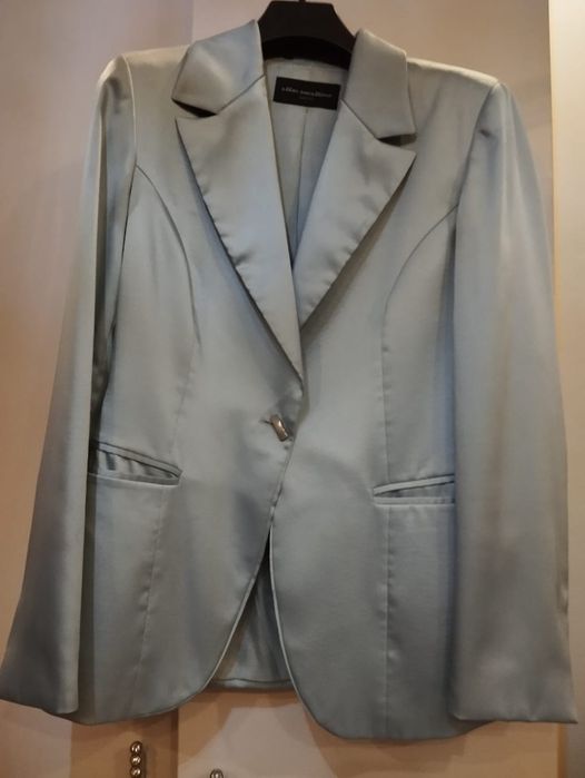 Костюмы и пиджаки