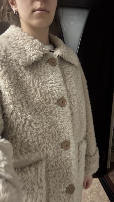 Пальто из шерсти, в стиле teddy.