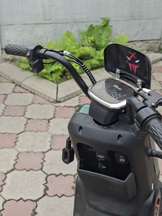 Продам электроскутер Танк 108