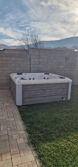 Ново мощно градинско джакузи