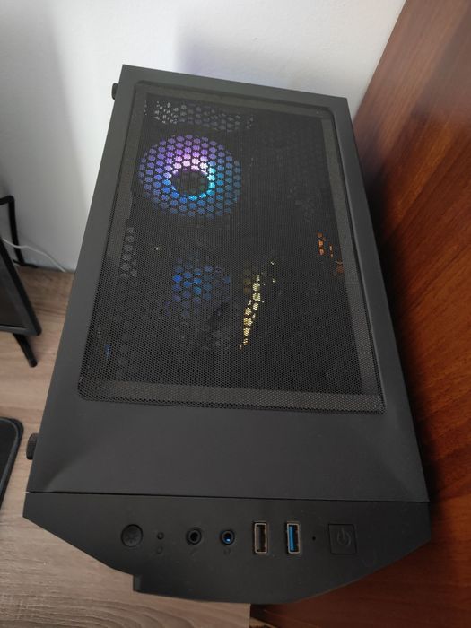 Vând calculator de gaming