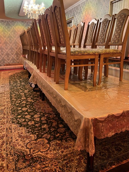 Б/у стол және орындығымен