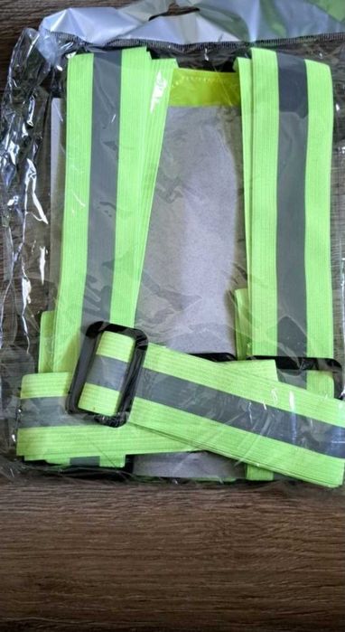 Светлоотразителен колан с допълнителни червени лед светлини