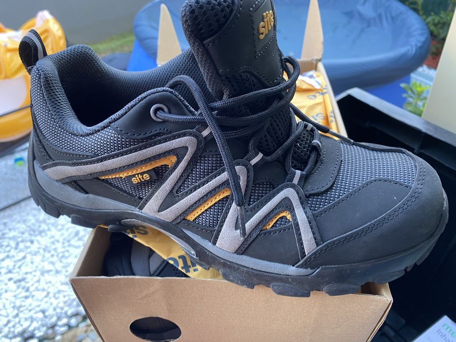 Bocanci de securitate nr 42