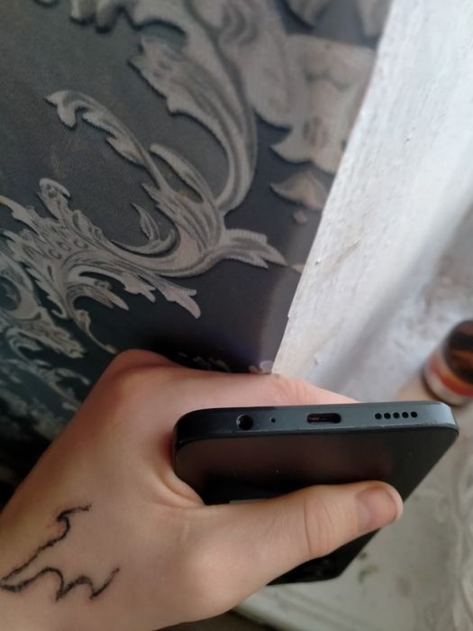 Продам телефон Хонор