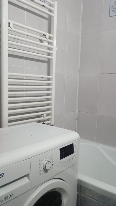 Închiriez apartament G.Enescu-Mobila