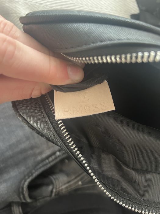 Borseta Louis Vuitton Neagra