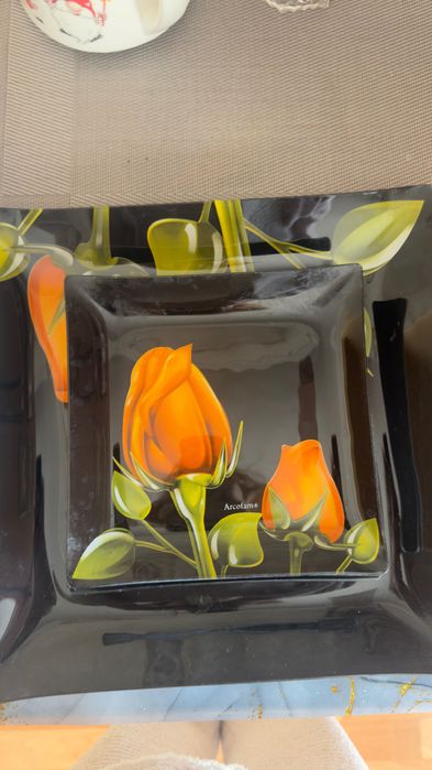 Продается набор 6 тарелок + блюдо