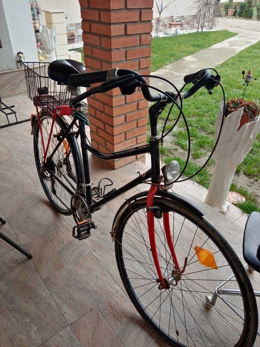 Vand 3 biciclete un hardtail, un bmx si un city bike