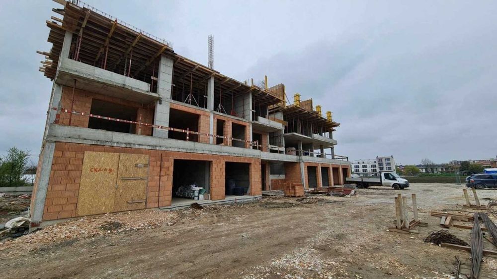 Продава се Двустаен апартамент в Пловдив, Беломорски - 65 кв.м за 1458 €/кв.м - Снимка #1