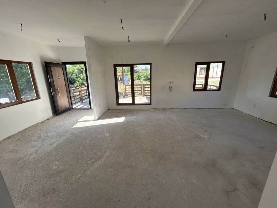 Продава се Къща в с. Пелишат, Област Плевен - 75 кв.м за 734 €/кв.м - Снимка #3