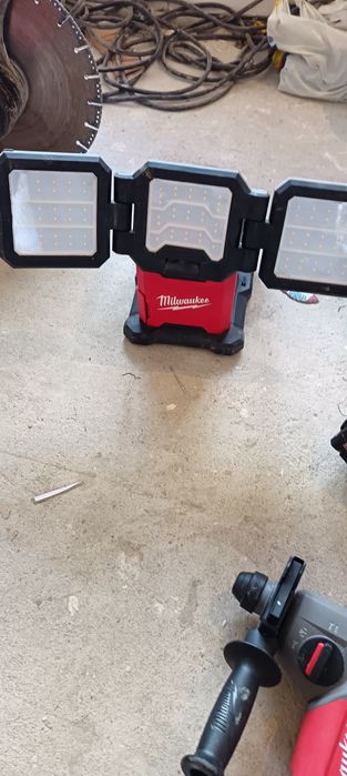 Milwaukee far an fabricație 2025