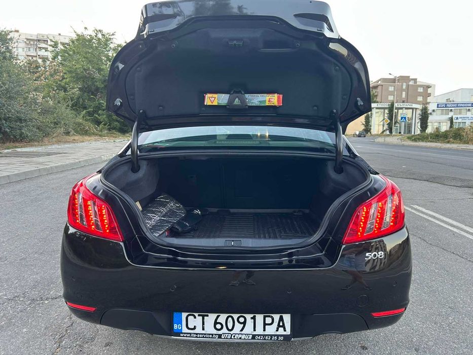 Автомобил Peugeot 508