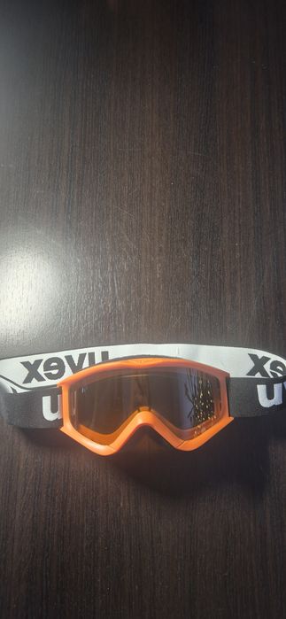 Uvex kid goggles/helmet