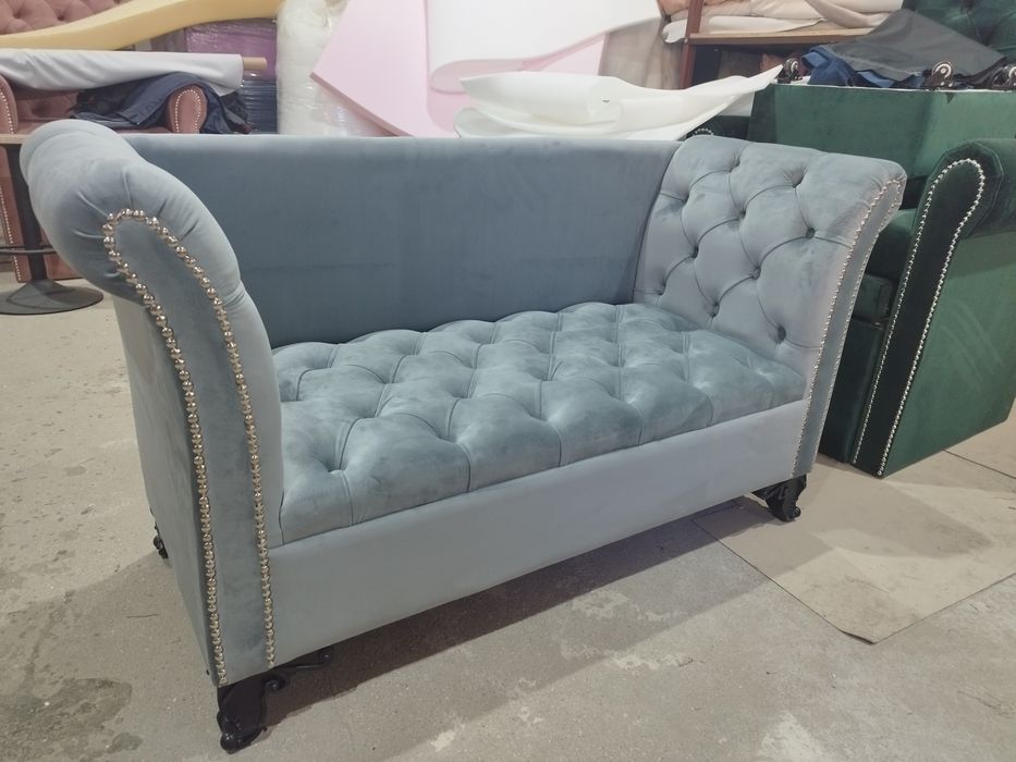 Диванче Честърфийлд - налично