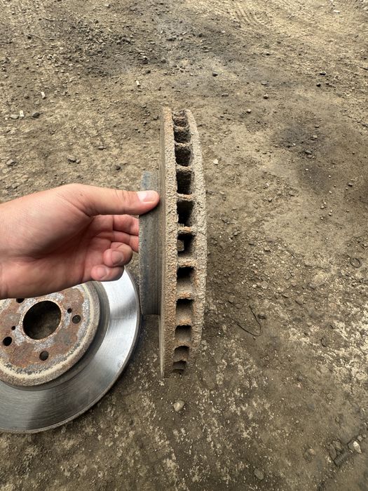 Передние Тормозные оригинал диски на RX 330