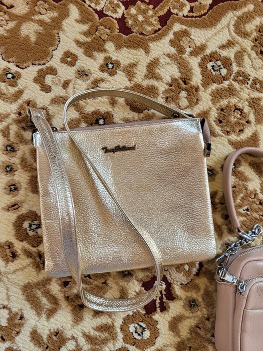 Продам кожаную сумку