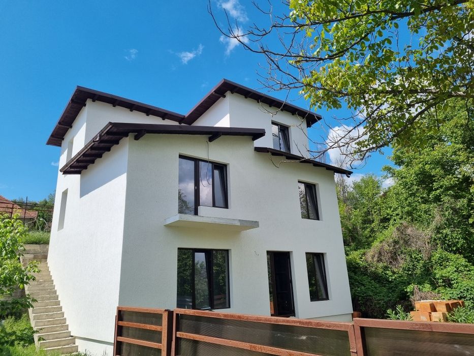 Vila noua D+P+M in Stefanesti la 2 km de Pitesti