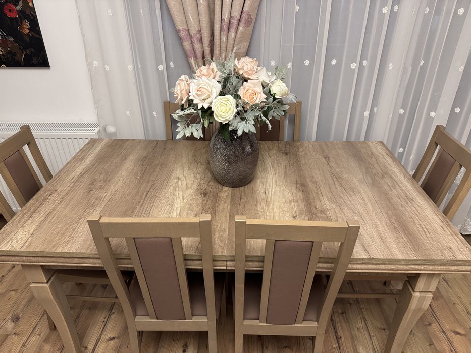 Masa 6 persoane , extensibila la 8 peroane