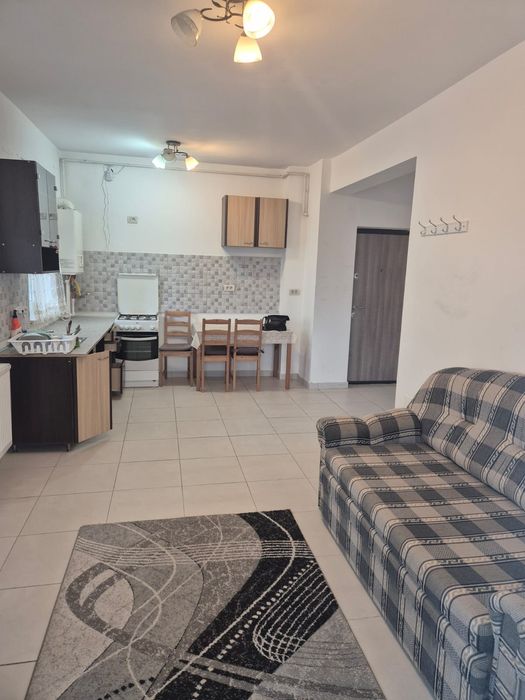 Inchiriez apartament