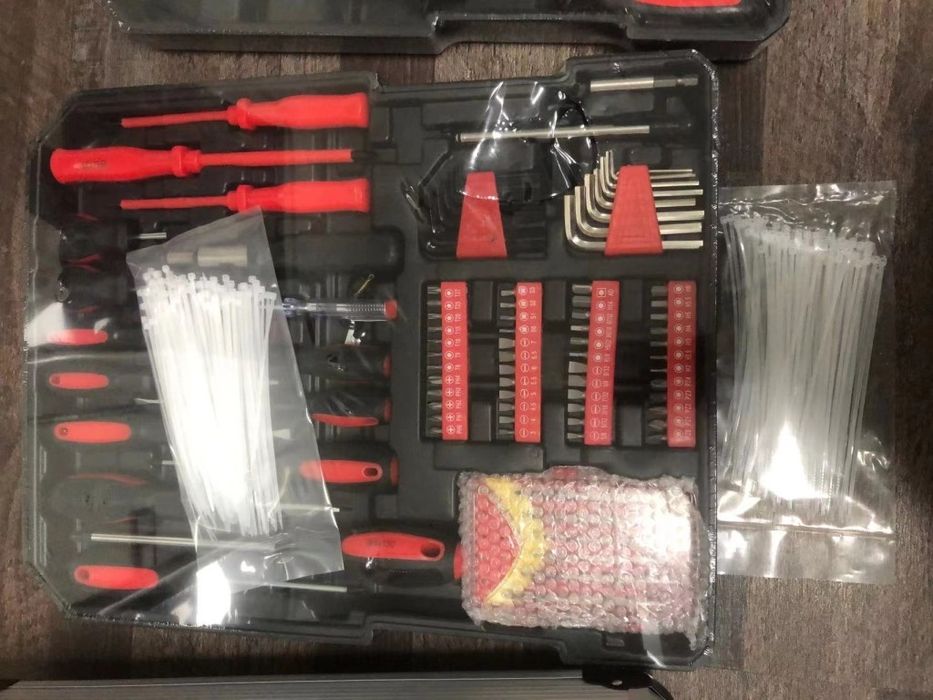 Куфар с иструменти 499 части