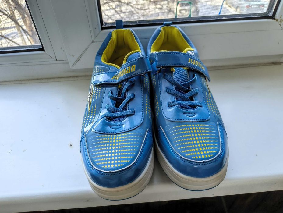 Роликовые кроссовки