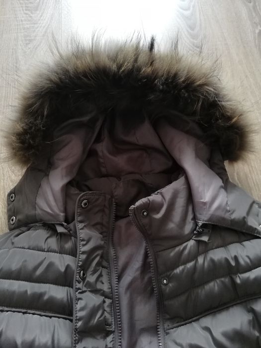 Vând geaca cu glugă damă XL.