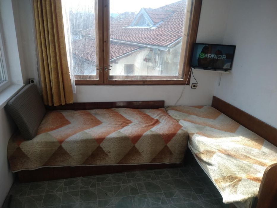 Дава се под наем Двустаен апартамент в Самоков - 40 кв.м за 306 € - Снимка #1