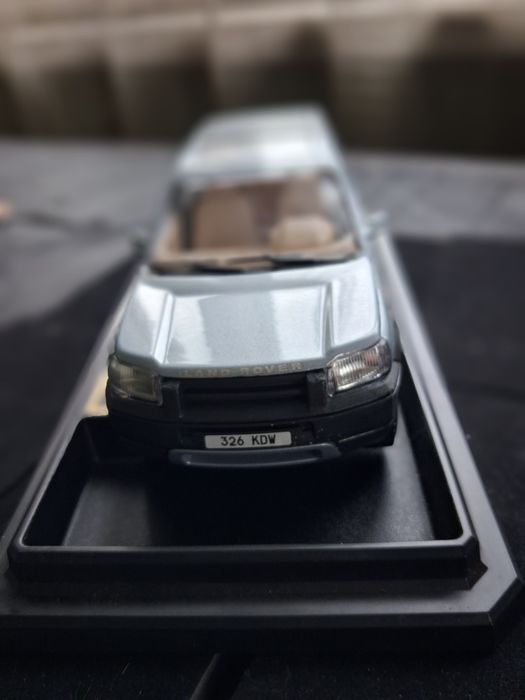 Land Rover Freelander   1:24
