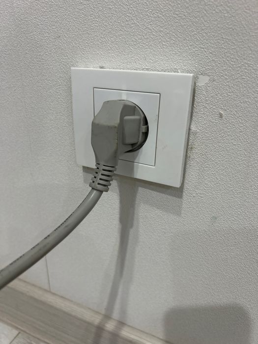 Кондер бренд “Midea” прям хорошо морозит)))