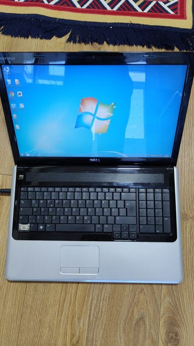 Dell Inspiron 1750