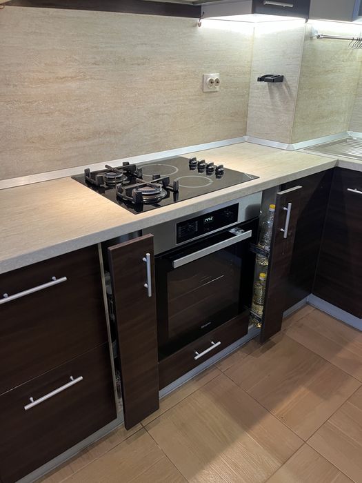 Кухненско обзавеждане, мивка,, плот котлони