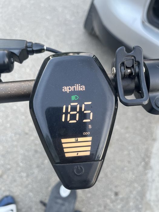 Trotineta electrica Aprilia srs