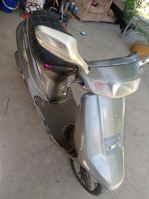 Скутер 90 кубовый нахаду сел и поехал