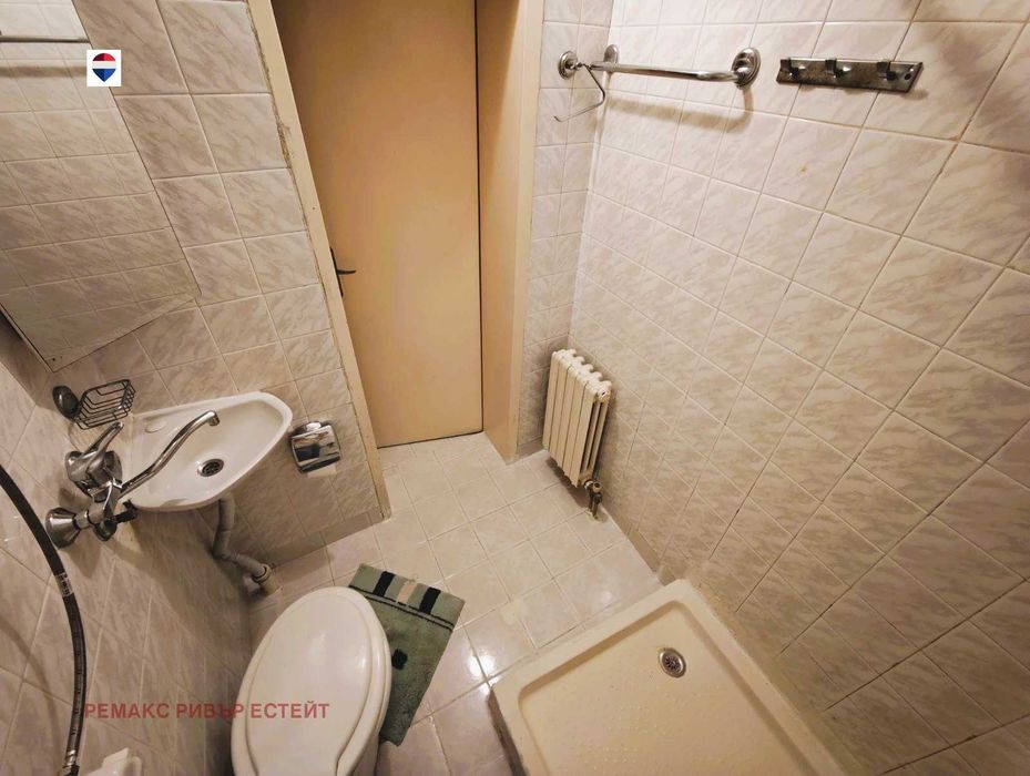 Тристаен апартамент с паркомясто за продажба кв. Хъшове