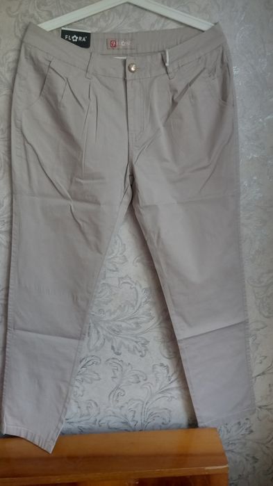 Нови дамски летни панталони.Размери -38.40.48.XL.В черно,бяло,червено и бежово.