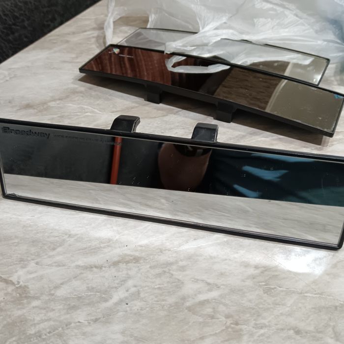 Продам зеркало салона автомобилей.