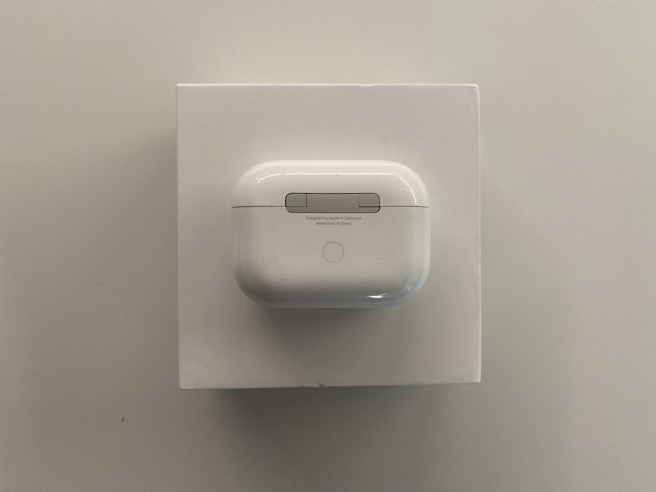 AirPods Pro (1-во поколение) - Работят отлично, без Noise Cancellation