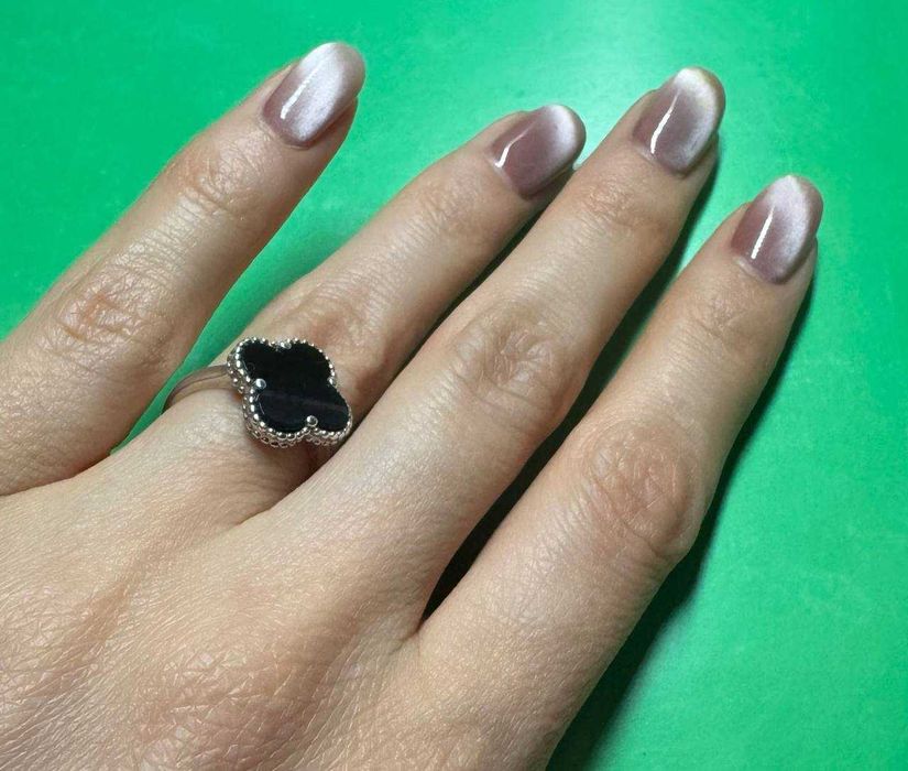 Серебр. кольцо - Van Cleef & Arpels Alhambra. проба - 925 РАЗМЕР - 17
