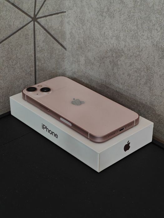 Продам IPhone 13