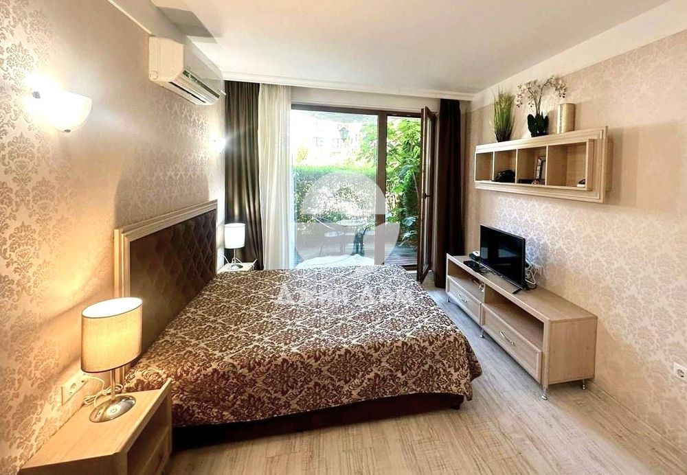 Продава се Едностаен апартамент в к.к. Слънчев бряг - 37 кв.м за 910 €/кв.м - Снимка #1